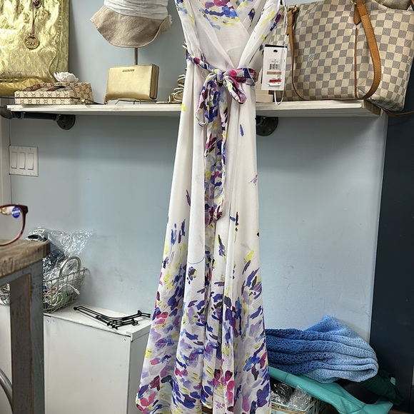 DKNY
Women's Printed Flutter-Sleeve Faux-Wrap Midi Dress Size 12 NWT - Picture 7 of 7